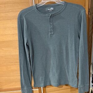 Old Navy Men's Gray Waffle Knit Long Sleeve Shirt